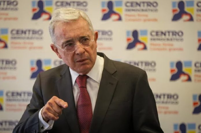 Uribe sobre caso que puede llevarlo a juicio:»No hay un solo elemento de prueba» contra mí