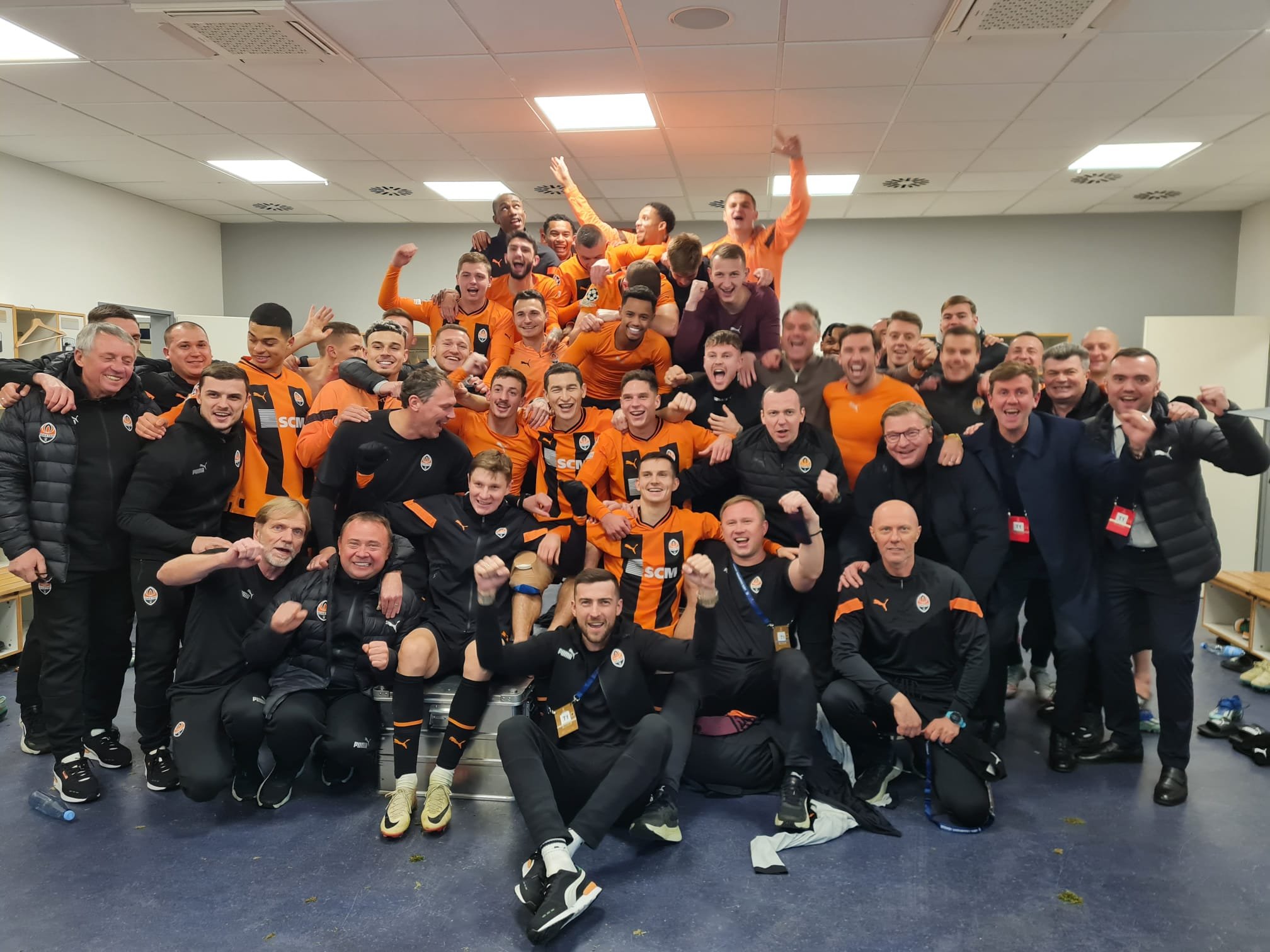 Shakhtar Donetsk del venezolano Kevin Kelsy gana y sueña con los octavos de la Champions