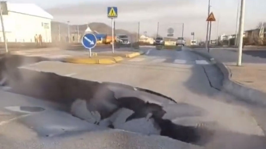 Islandia registra más de 590 terremotos en las últimas horas y se prepara para una gran erupción