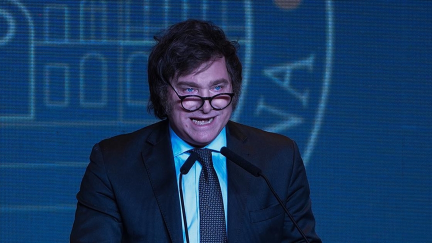 Milei anuncia eliminación de varios controles de precios y privatización de empresas públicas
