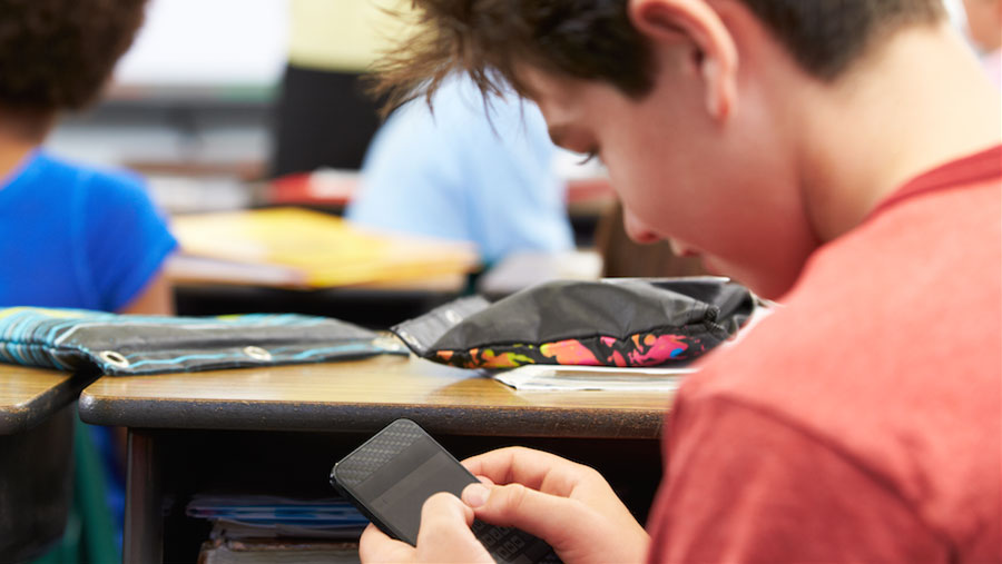 Rusia prohíbe el uso de teléfonos móviles en las clases