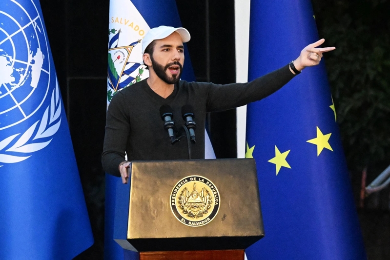 El Salvador: Presidente Bukele ofrece 5.000 pasaportes a profesionales extranjeros cualificados