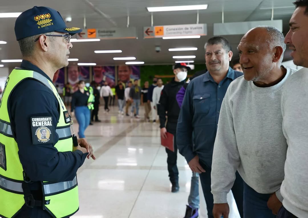 En vuelo de Repatriación Devuelven a 259 Venezolanos desde Texas