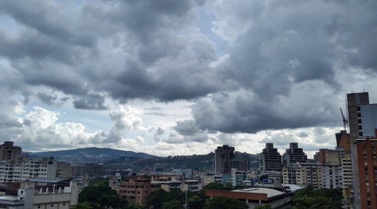 Inameh preve cielo poco nublado y baja probabilidad de precipitaciones