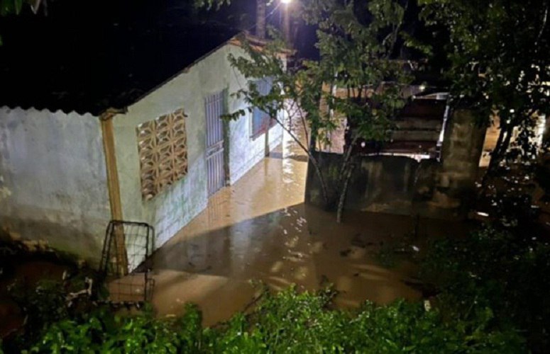 Sucre sufrió inundaciones tras las fuertes lluvias registradas este 20-Oct (+Video)