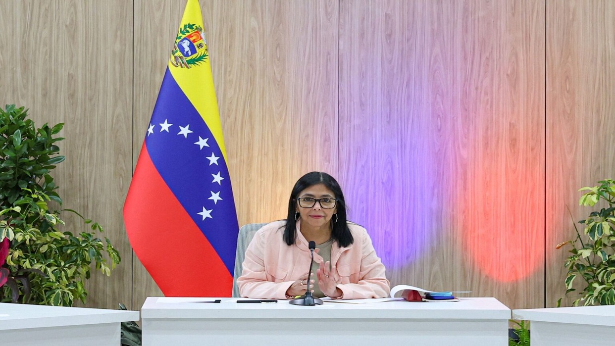 Delcy Rodríguez descarta injerencia extranjera en el gobierno venezolano