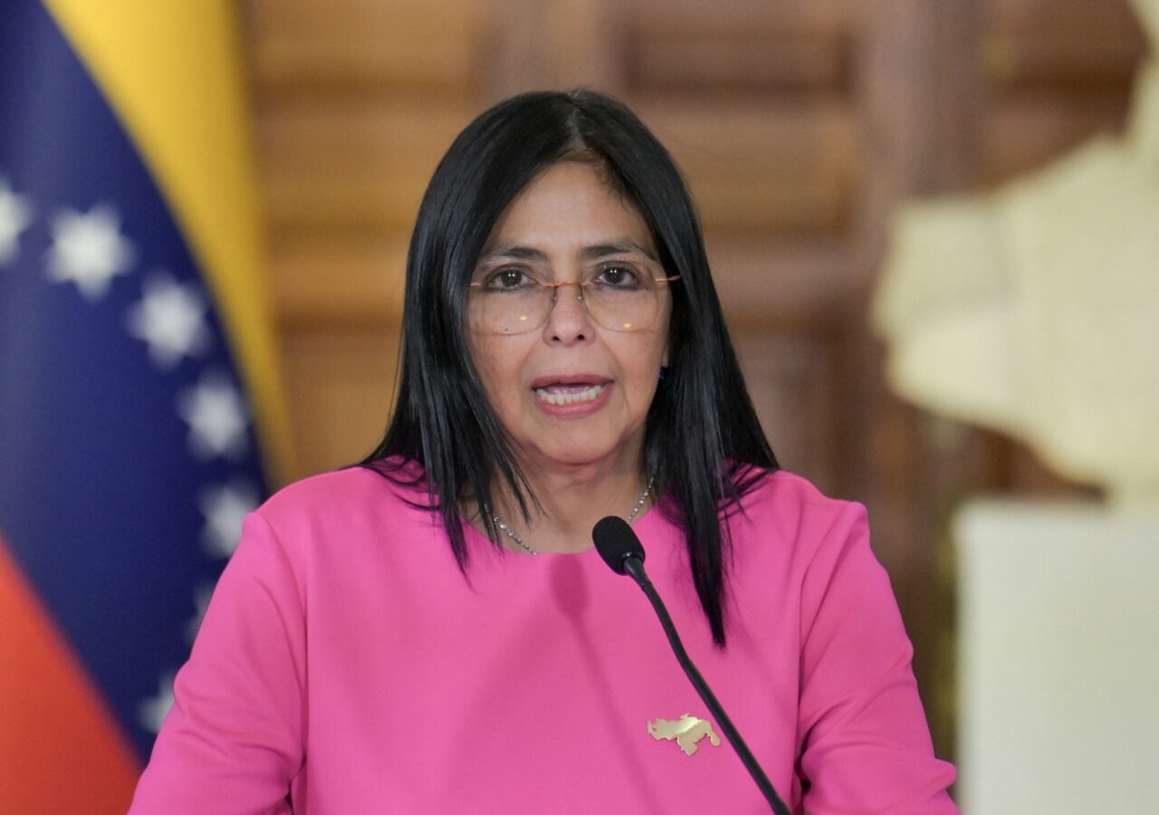 Delcy Rodríguez dice que renta petrolera se destinará al sistema de salud