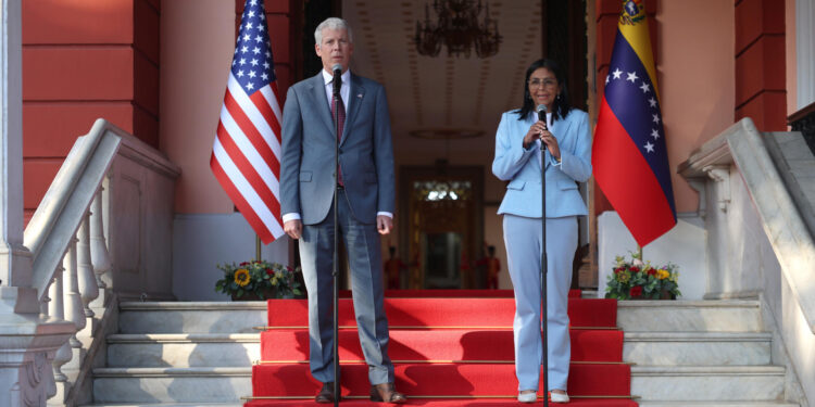Venezuela y Estados Unidos establecieron una «asociación productiva a largo tiempo» en materia energética