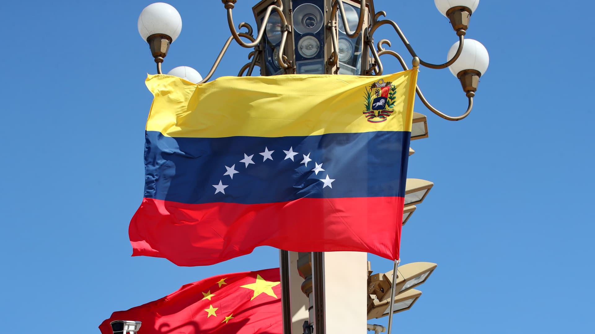 El Gobierno de Delcy Rodríguez le asegura a China que los precios del petróleo no dependerán de EE. UU.