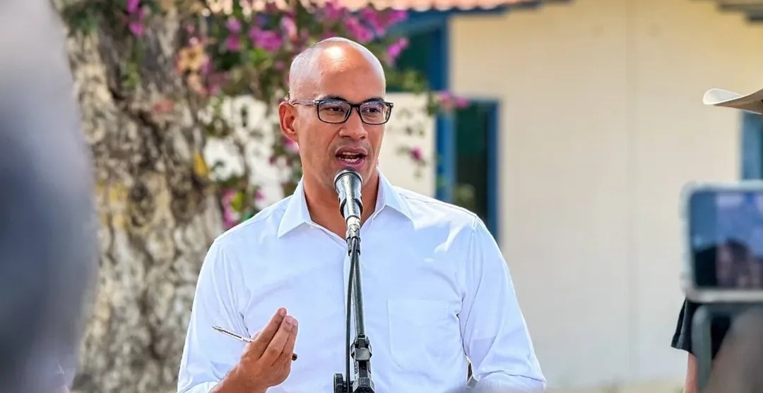 Ministro Rodríguez ordena revisión de la nómina de educación