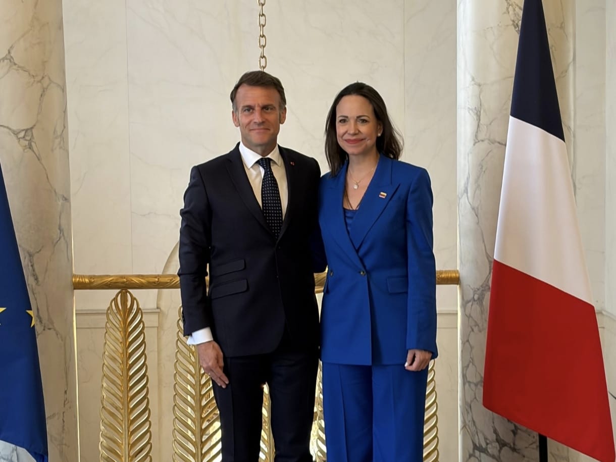 Encuentro Machado y Macron busca apoyo para una transición