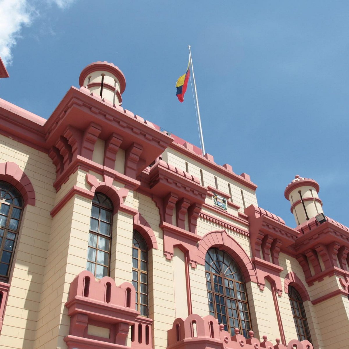 Sismos dañan el Cuartel de la Montaña y obligan a cierre temporal