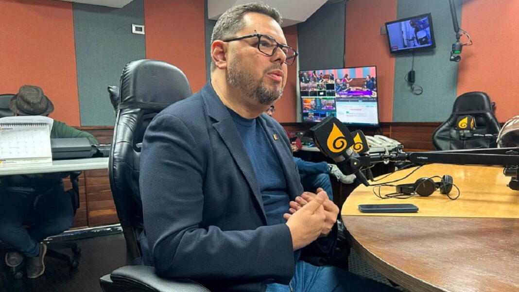 Antonio Ecarri propone debate nacional para la dolarización formal de la economía venezolana