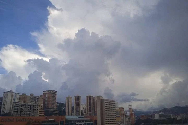 Inameh: lluvias dispersas y calor este martes en Venezuela