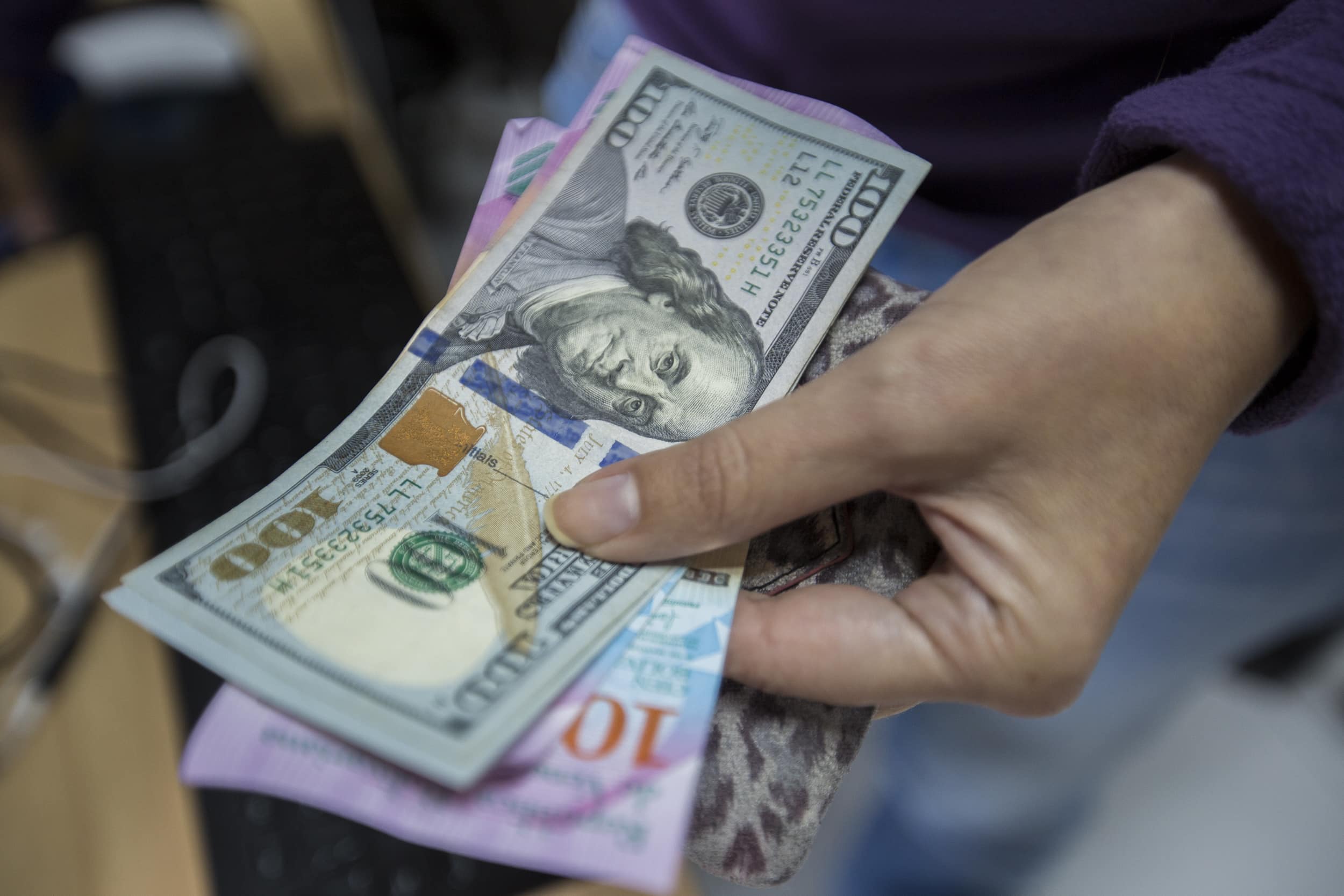 Consecomercio propone nuevo esquema para el uso del dólar