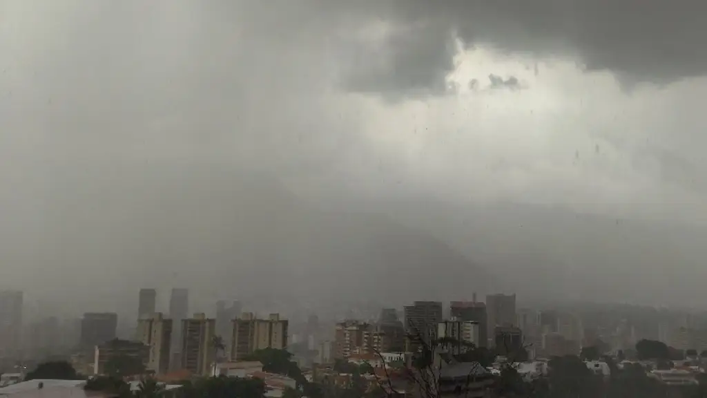 Onda Tropical 51 traerá lluvias y calor de 39 °C