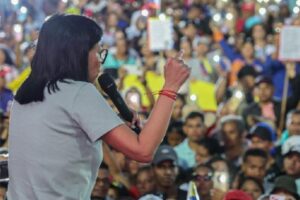 «Que nos regresen el oro de Inglaterra para el salario de los trabajadores», enfatizó Delcy Rodríguez