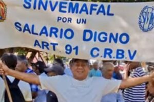 «¡No queremos bonos, queremos salario!»: Gremios laborales protestaron en la Plaza Linares de Coro (+VIDEO)