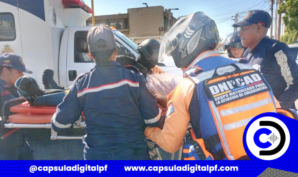 Joven resulta lesionado tras choque entre carro y motocicleta en Coro