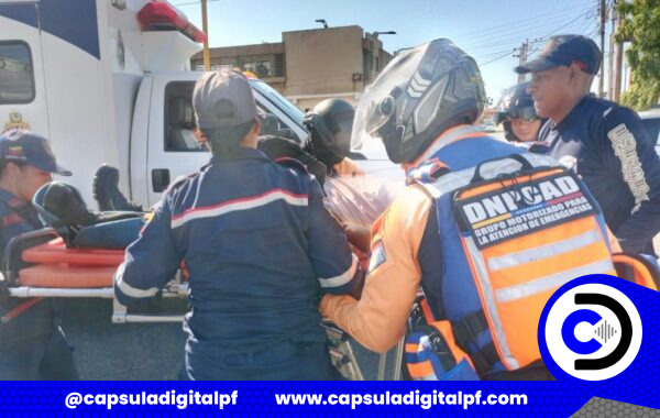 Joven resulta lesionado tras choque entre carro y motocicleta en Coro