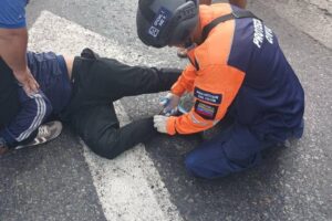 Conductor se da a la fuga tras arrollar a motorizado en Caja de Agua