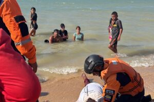 Muere hombre por inmersión en playa de Carirubana