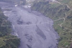Una nueva inundación repentina de un río en Nepal arrasa un pueblo y deja 5 desaparecidos