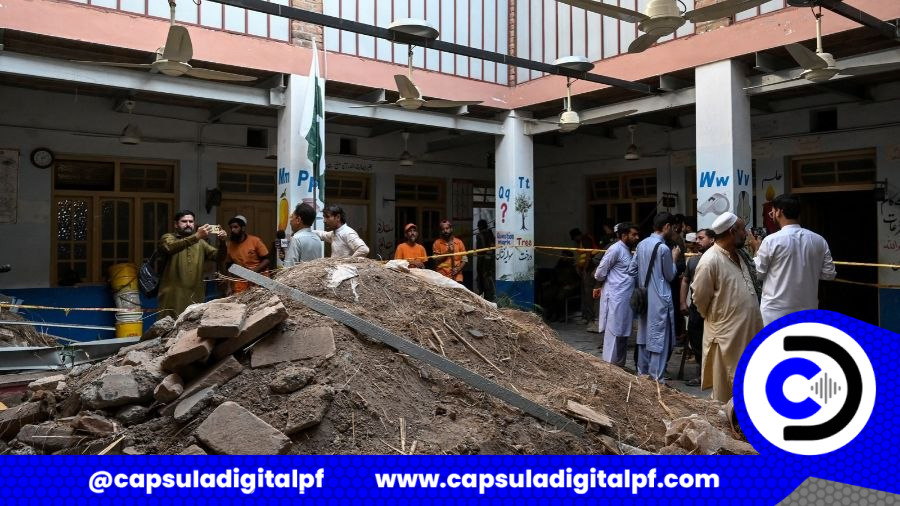 Al menos 33 muertos tras el colapso del techo de una escuela en Peshawar