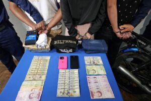 Detenidos tres hombres por pagar con billetes falsos en comercios de Portuguesa
