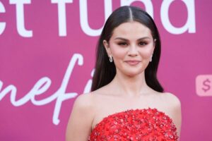 Selena Gomez advierte sobre los peligros del vapeo y su impacto en la voz